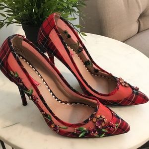 Betsy Johnson Red Plaid Heels Size 6.5